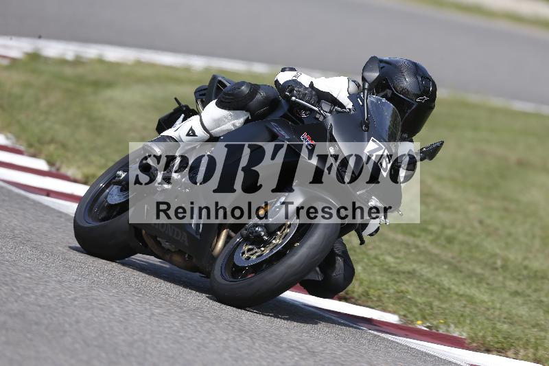 Archiv-2025/49 26.08.2025 Cornu Master School ADR/gruen-vert/75